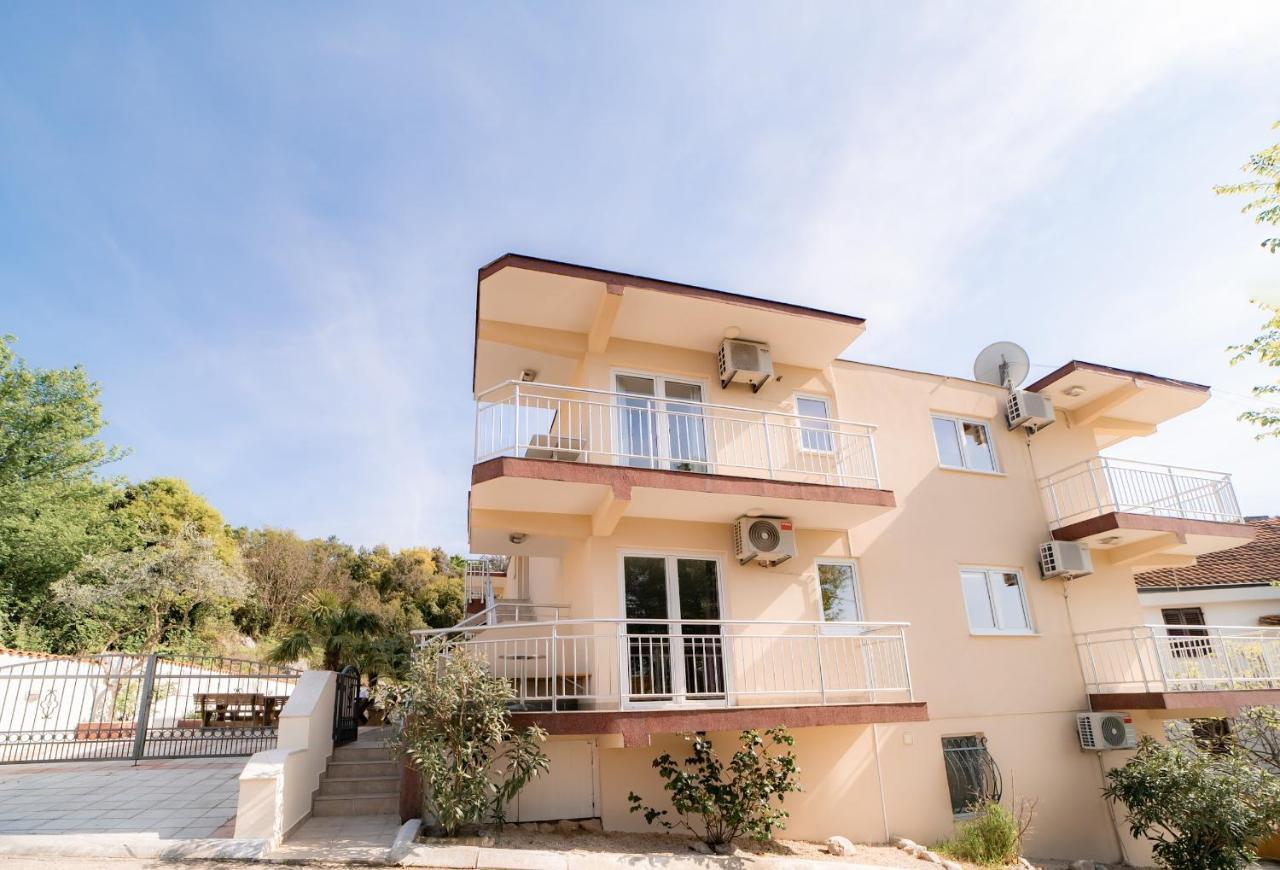 Villa Katharina Utjeha Bagian luar foto
